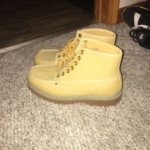 Northwest Territory Tan Boots